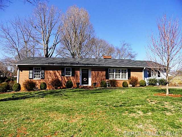 1129 Fulton Drive Statesville NC 28677