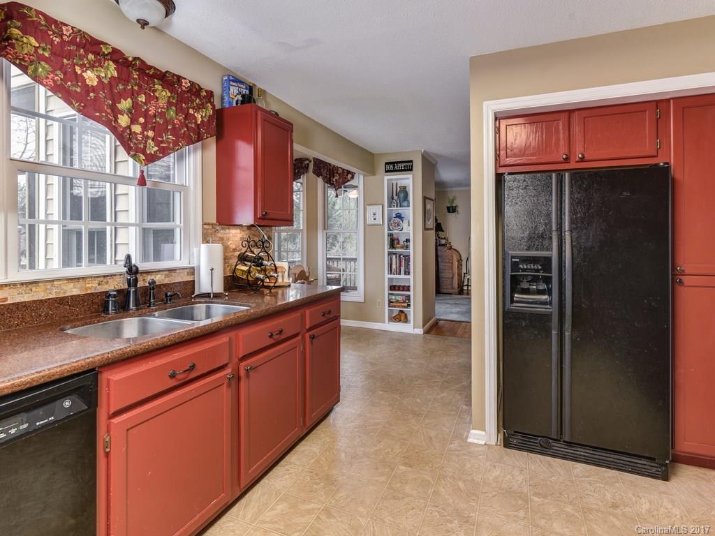 8 Fox Lair Court Asheville NC 28805