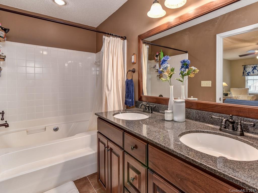8 Fox Lair Court Asheville NC 28805