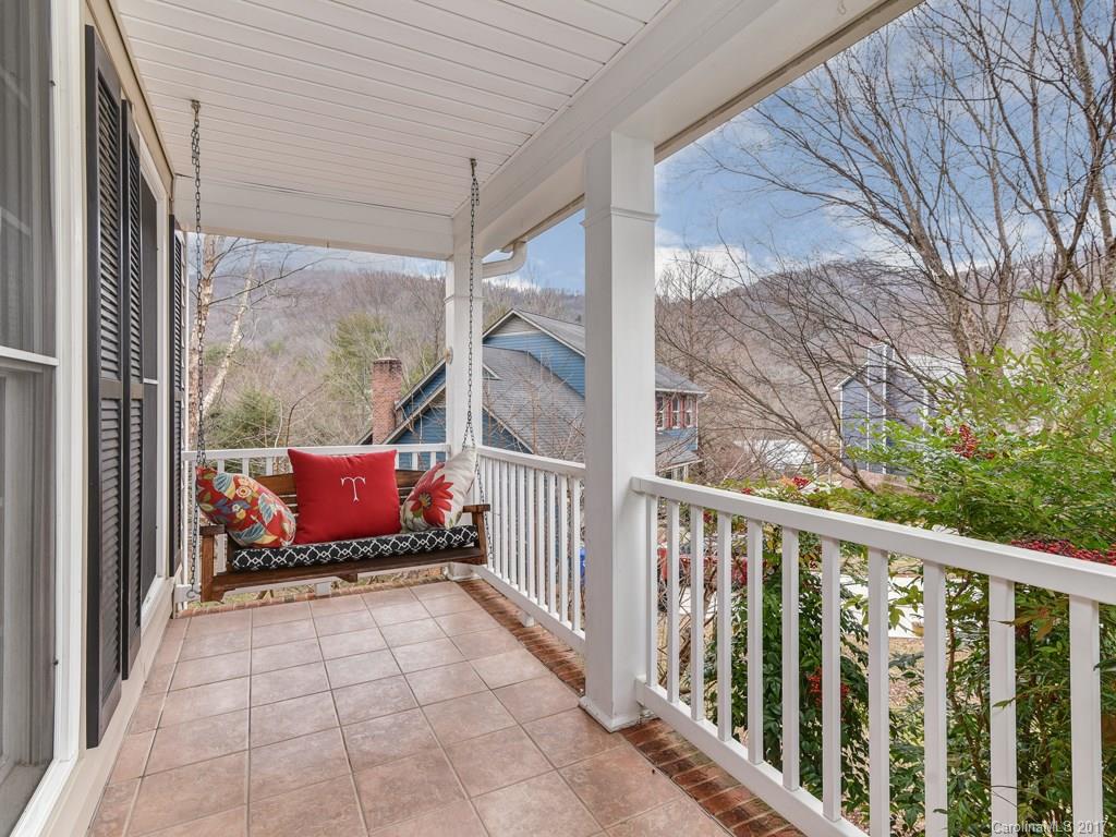 8 Fox Lair Court Asheville NC 28805