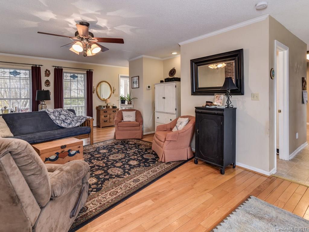 8 Fox Lair Court Asheville NC 28805
