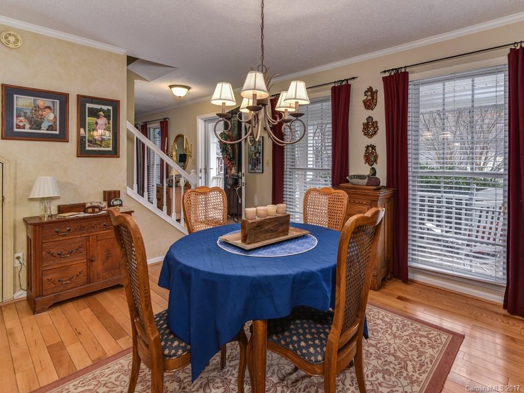 8 Fox Lair Court Asheville NC 28805
