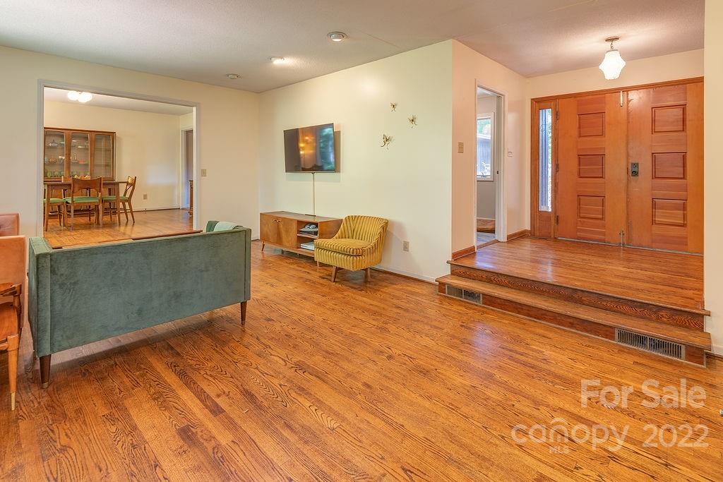 15 Gardenwood Drive Asheville NC 28803