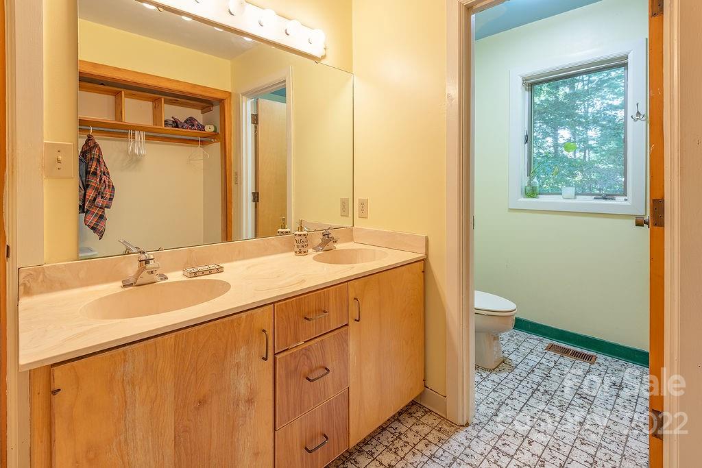 15 Gardenwood Drive Asheville NC 28803