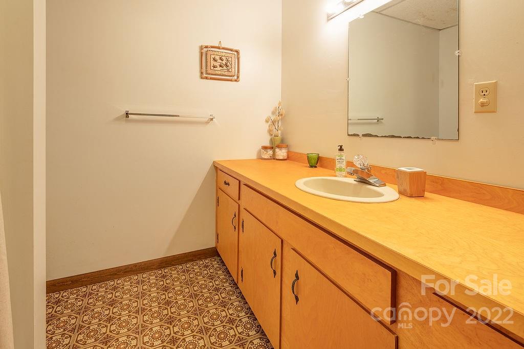 15 Gardenwood Drive Asheville NC 28803