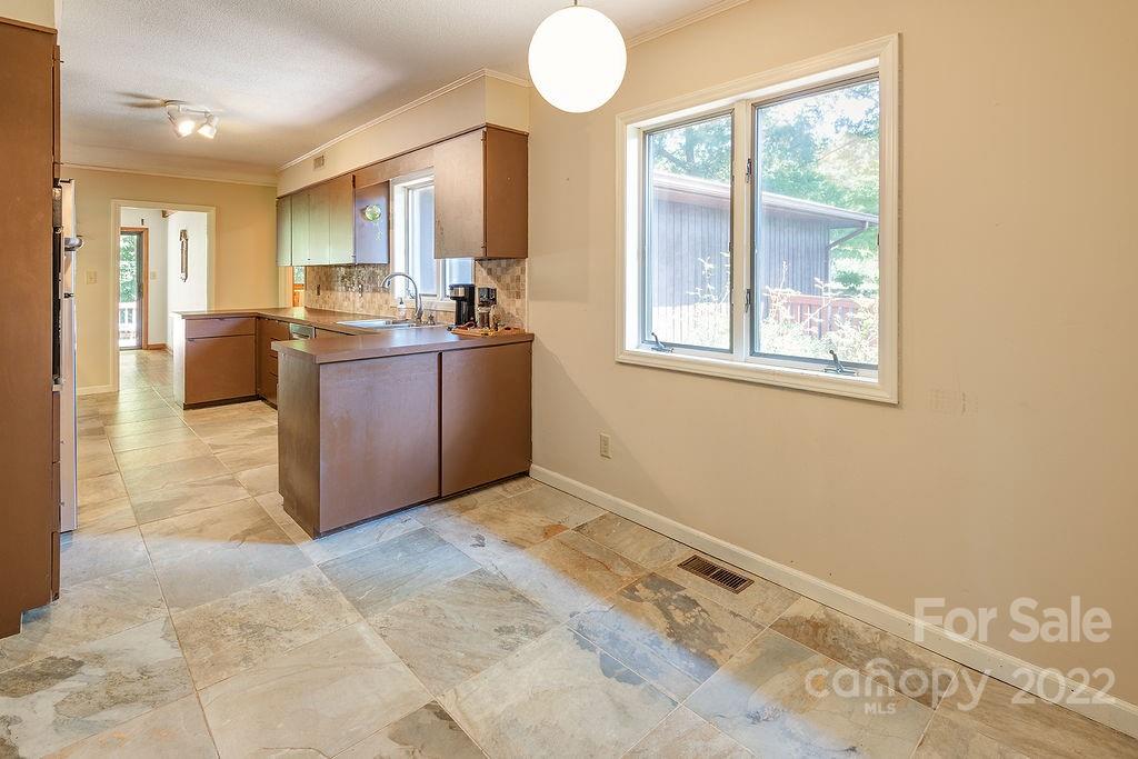 15 Gardenwood Drive Asheville NC 28803