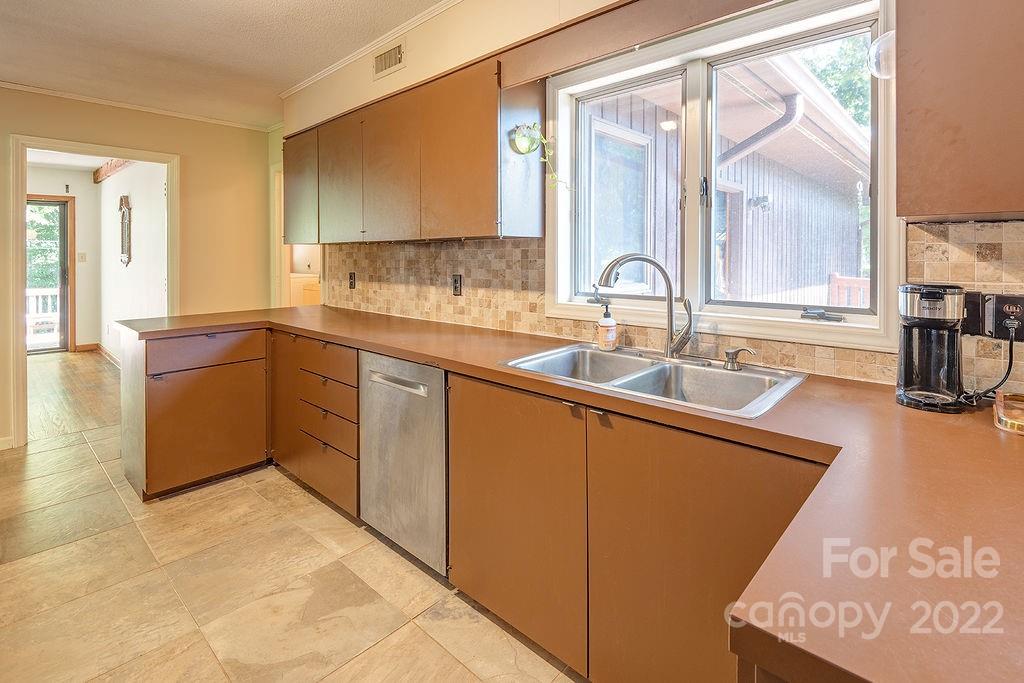 15 Gardenwood Drive Asheville NC 28803