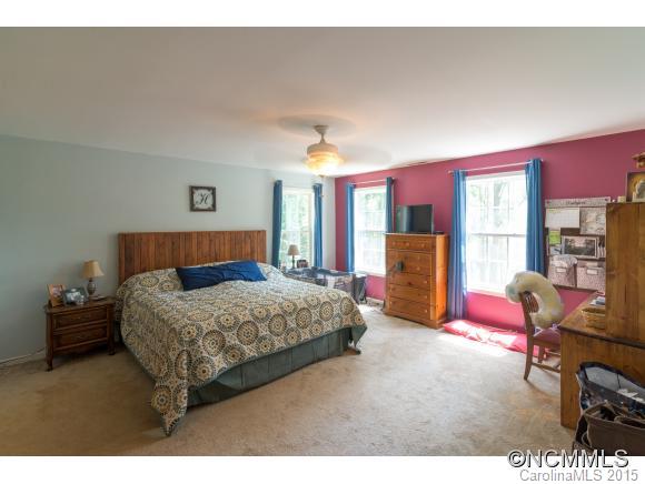 26 Berachah Valley Place Asheville NC 28805