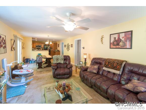 26 Berachah Valley Place Asheville NC 28805