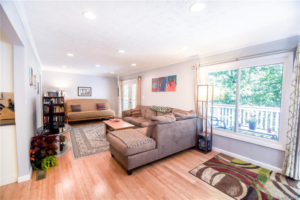 31 Arco Road Asheville NC 28805