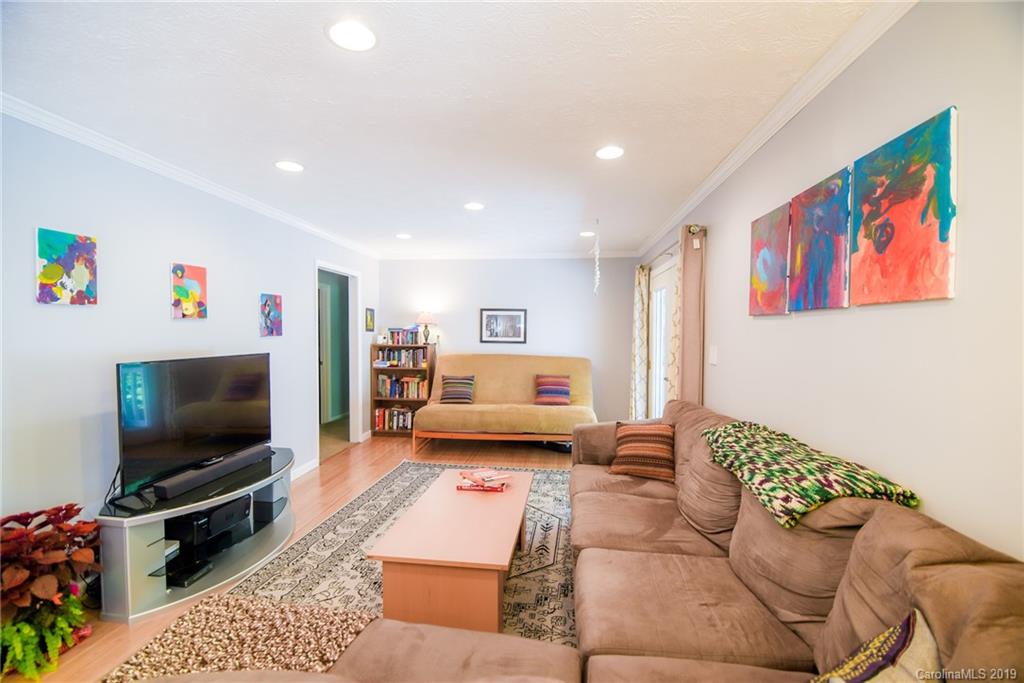 31 Arco Road Asheville NC 28805