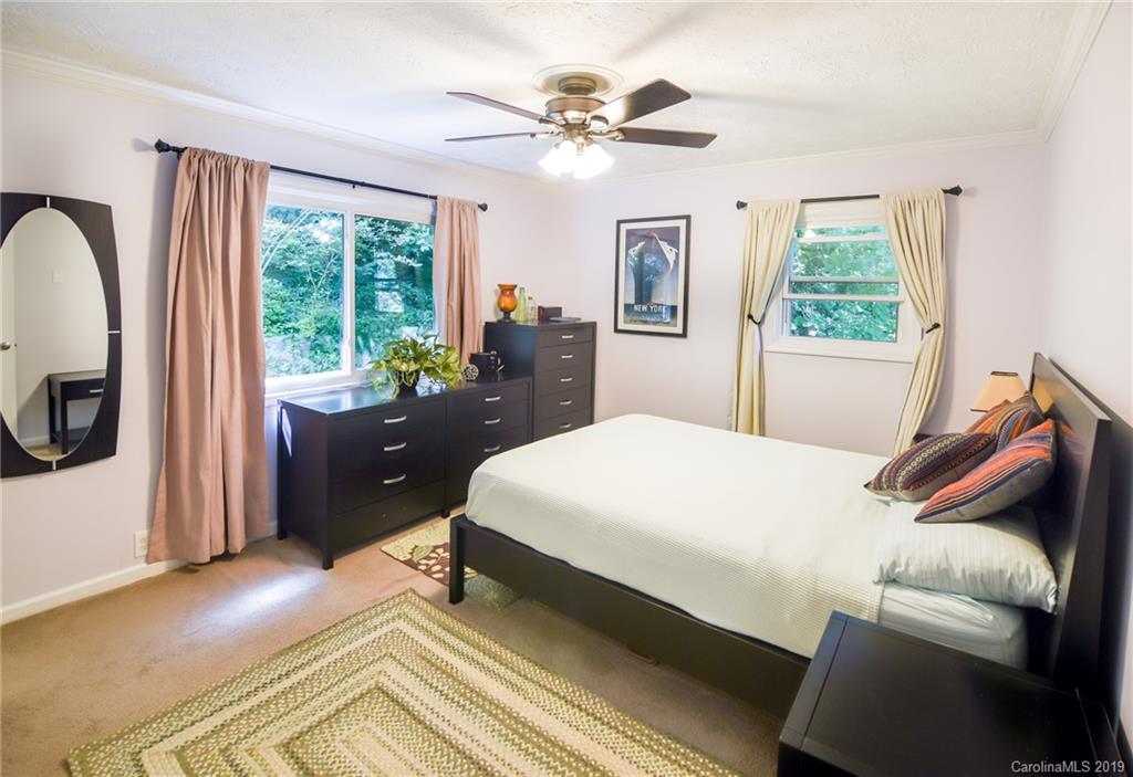 31 Arco Road Asheville NC 28805