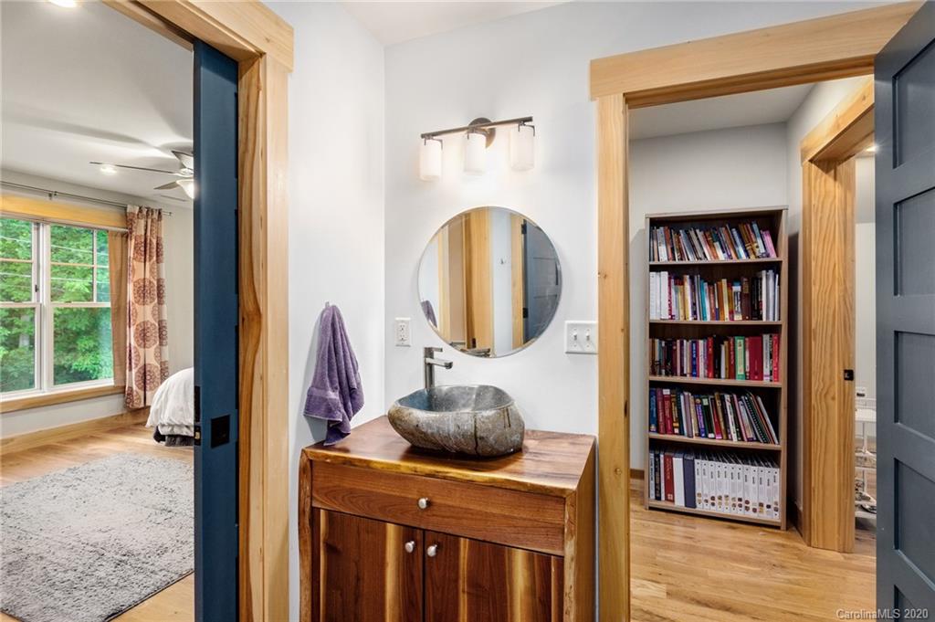 114 Hibriten Drive Asheville NC 28801