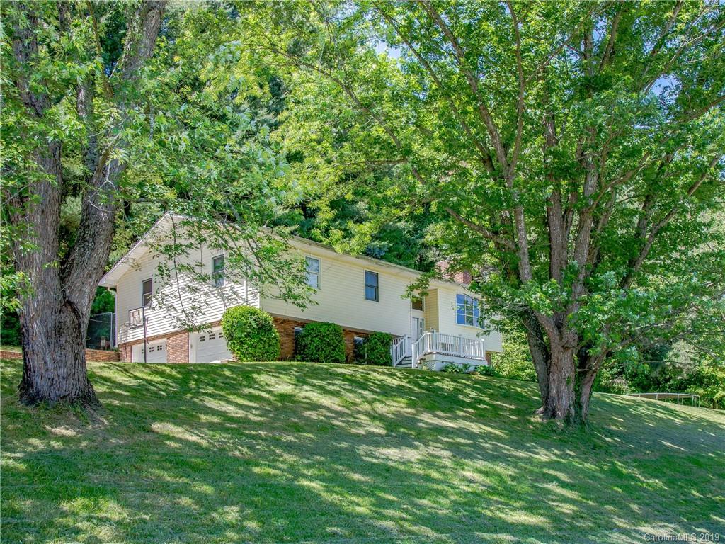 8 Ravenwood Ridge Canton NC 28716