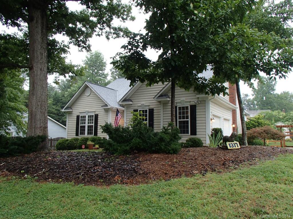 1317 Forest Wood Drive Matthews NC 28105