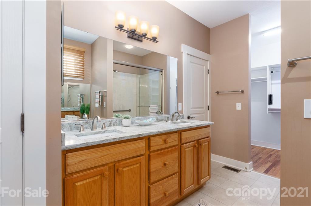 24 Craftsman Circle Asheville NC 28805
