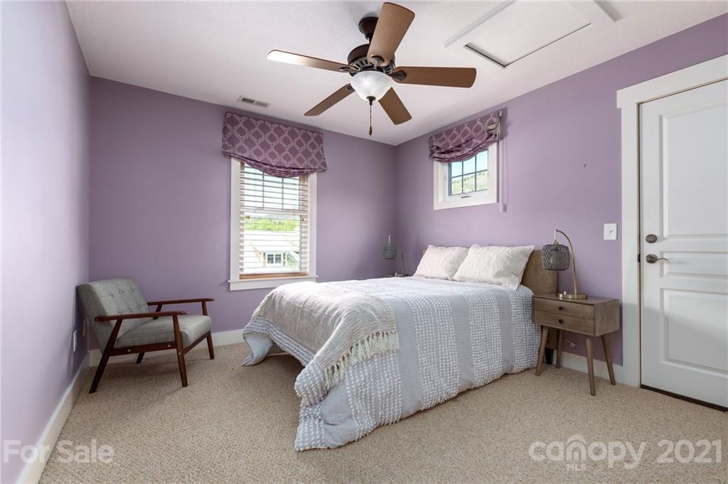 24 Craftsman Circle Asheville NC 28805