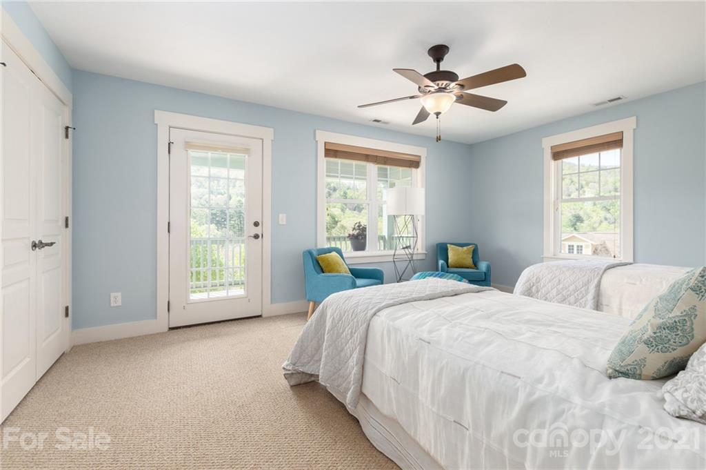 24 Craftsman Circle Asheville NC 28805