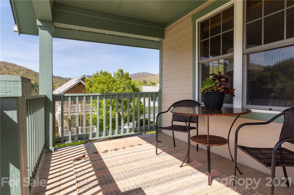 24 Craftsman Circle Asheville NC 28805