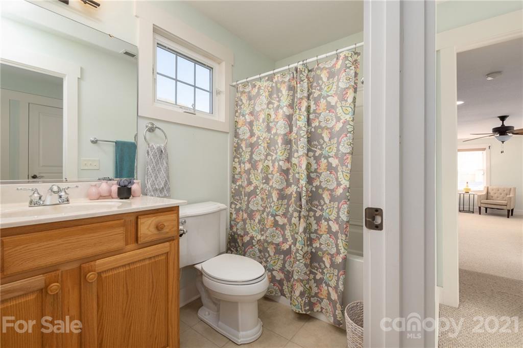 24 Craftsman Circle Asheville NC 28805