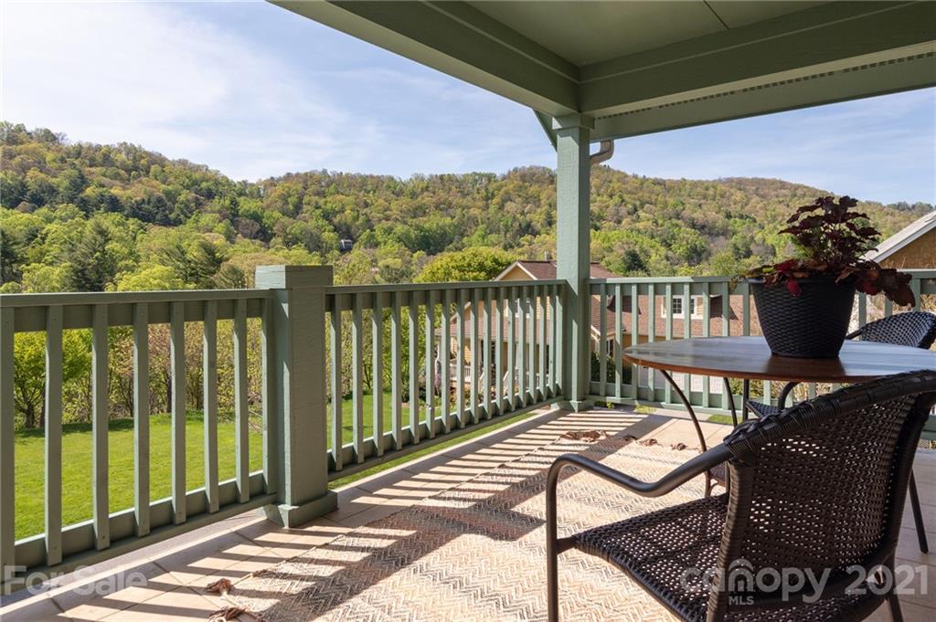 24 Craftsman Circle Asheville NC 28805