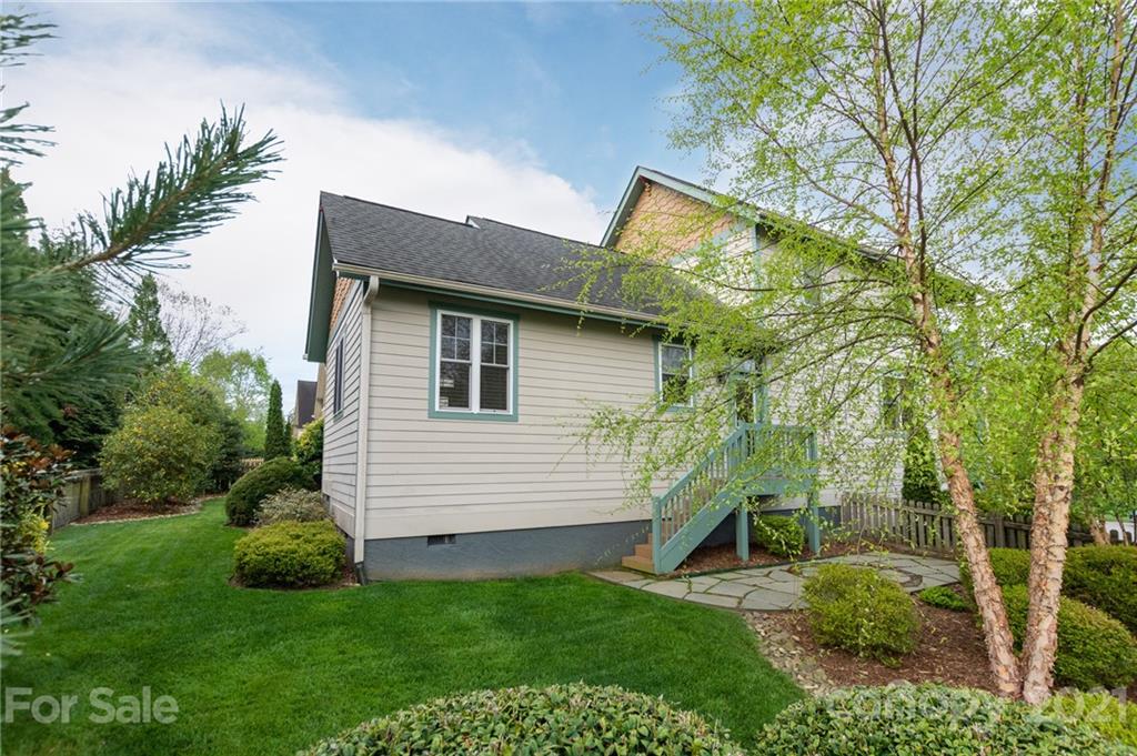 24 Craftsman Circle Asheville NC 28805