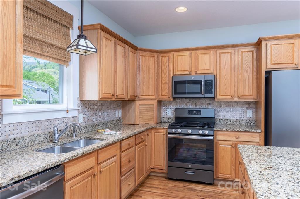24 Craftsman Circle Asheville NC 28805