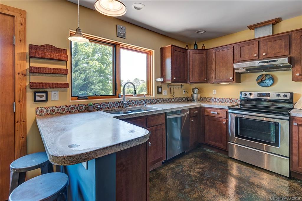 44 Tahkieostie Trail Asheville NC 28806