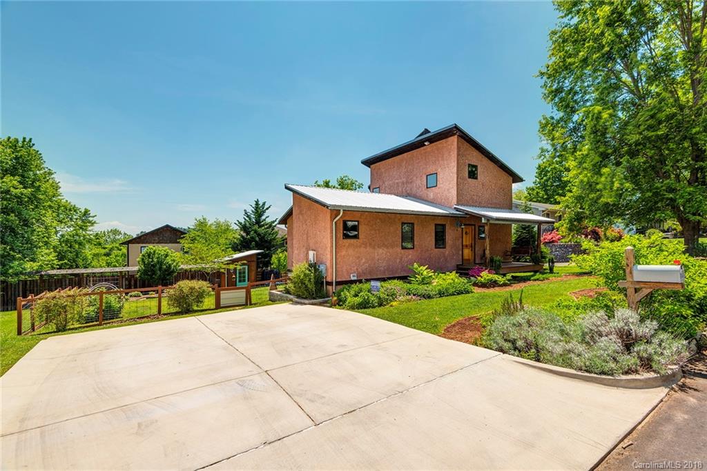 44 Tahkieostie Trail Asheville NC 28806
