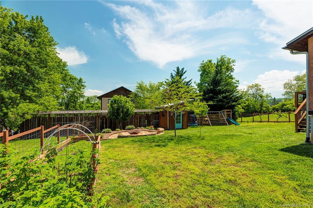 44 Tahkieostie Trail Asheville NC 28806