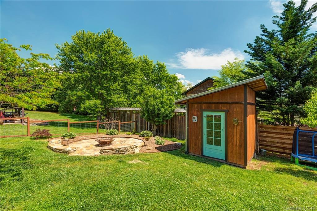 44 Tahkieostie Trail Asheville NC 28806