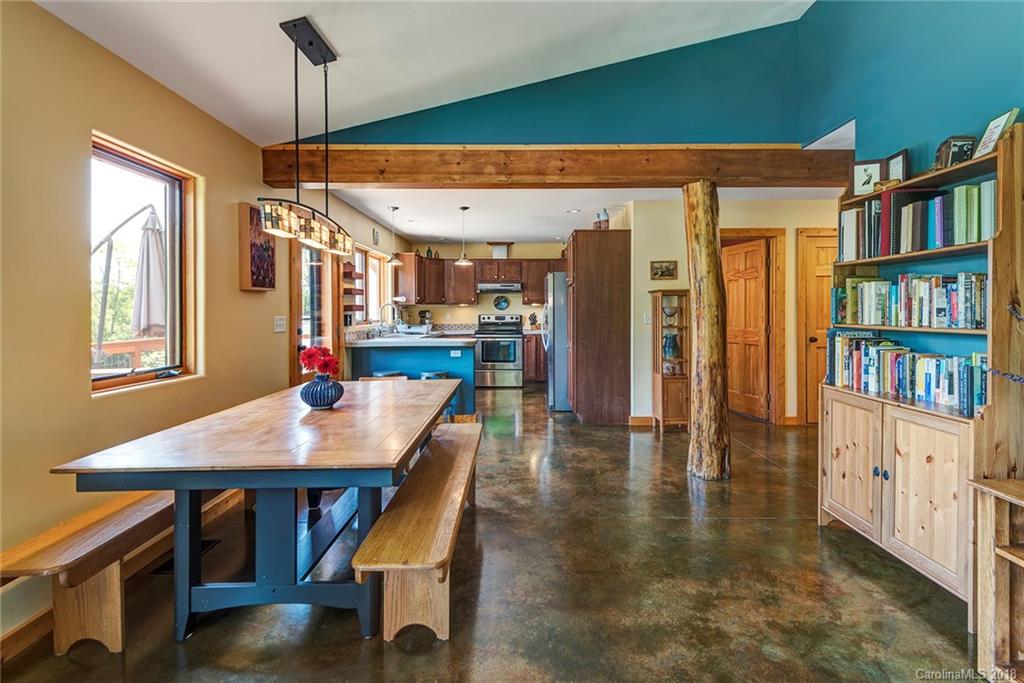 44 Tahkieostie Trail Asheville NC 28806