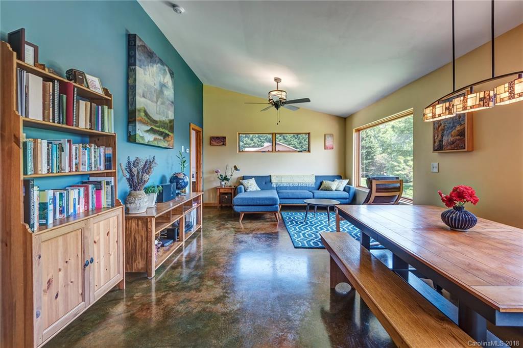 44 Tahkieostie Trail Asheville NC 28806