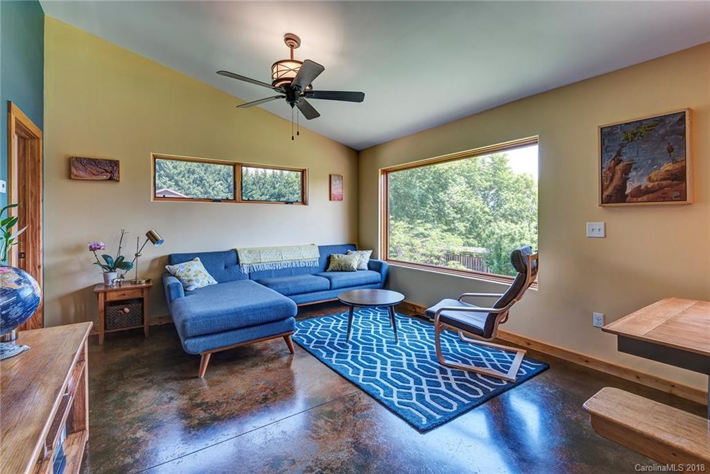 44 Tahkieostie Trail Asheville NC 28806