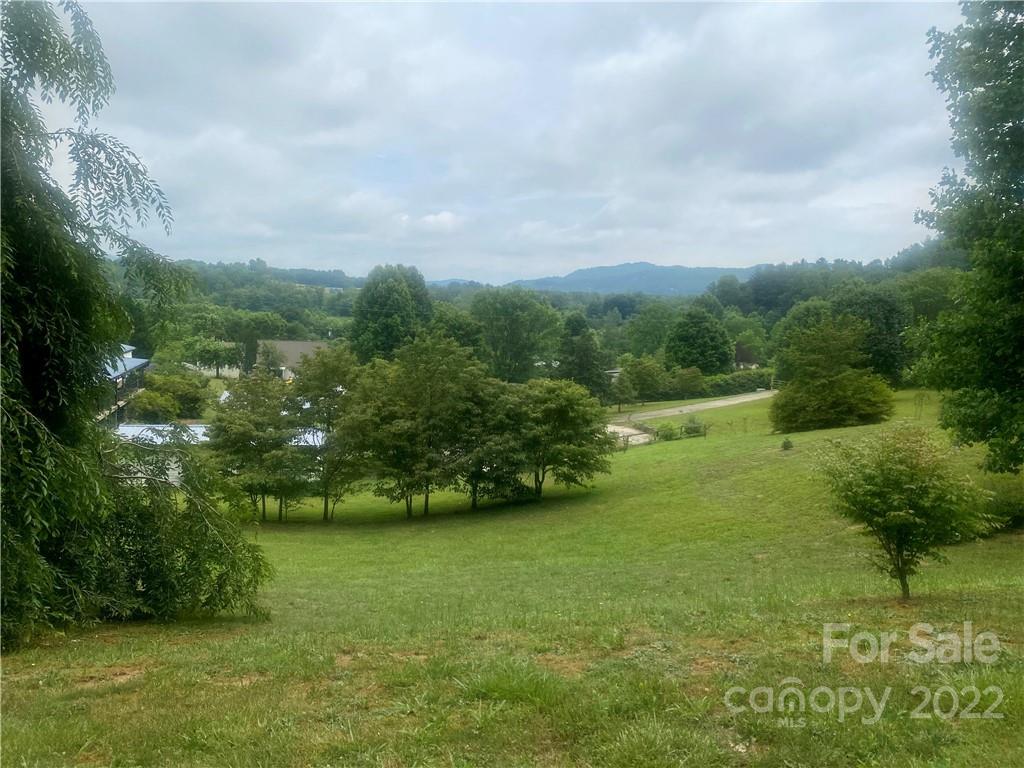 37 Ridgemont Road Hendersonville NC 28739