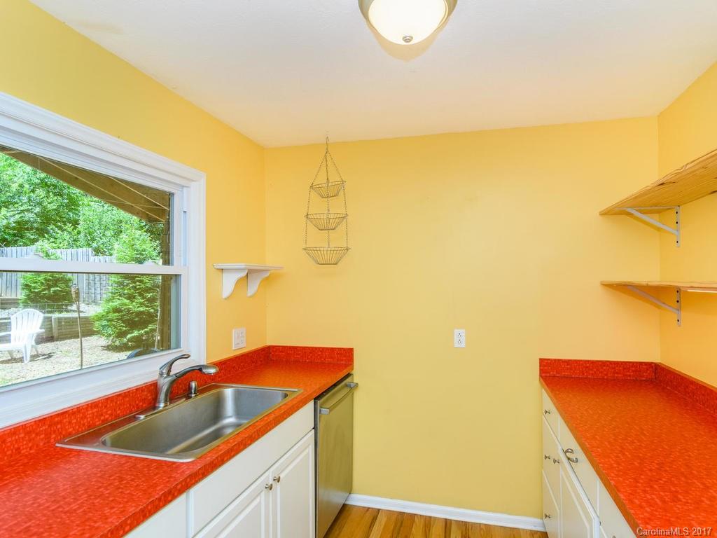 39 Mcdade Street Asheville NC 28806