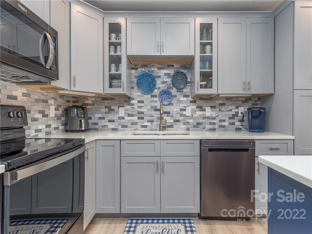 31 Oak Mountain Drive Leicester NC 28748