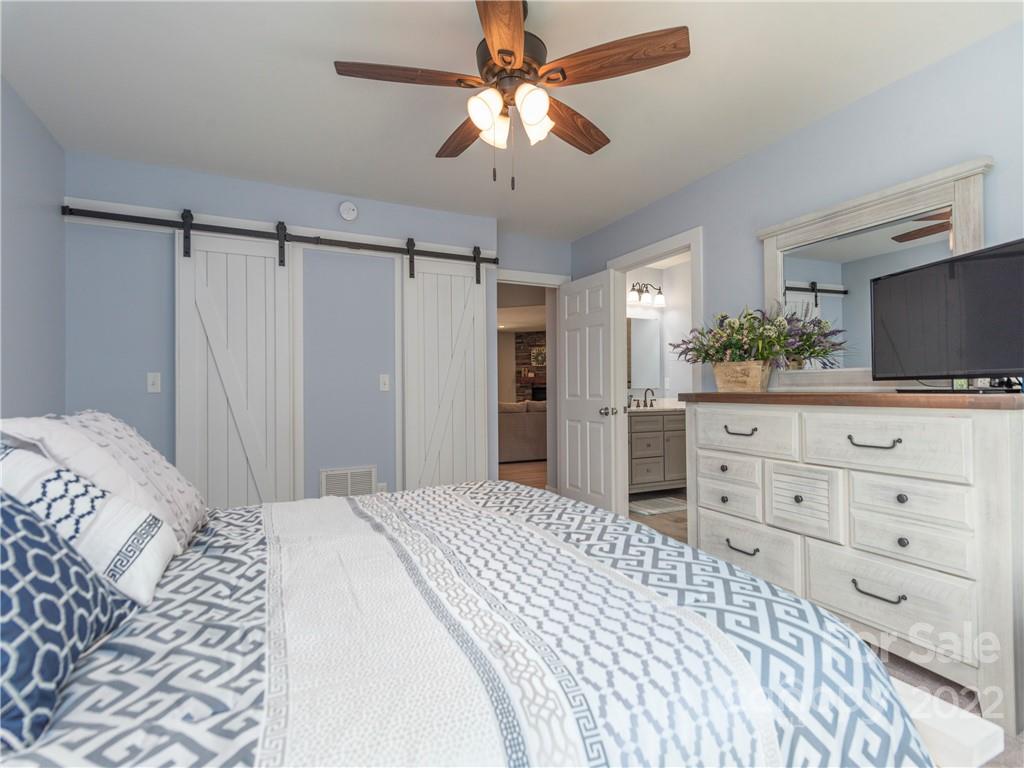 31 Oak Mountain Drive Leicester NC 28748