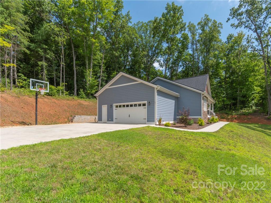 31 Oak Mountain Drive Leicester NC 28748