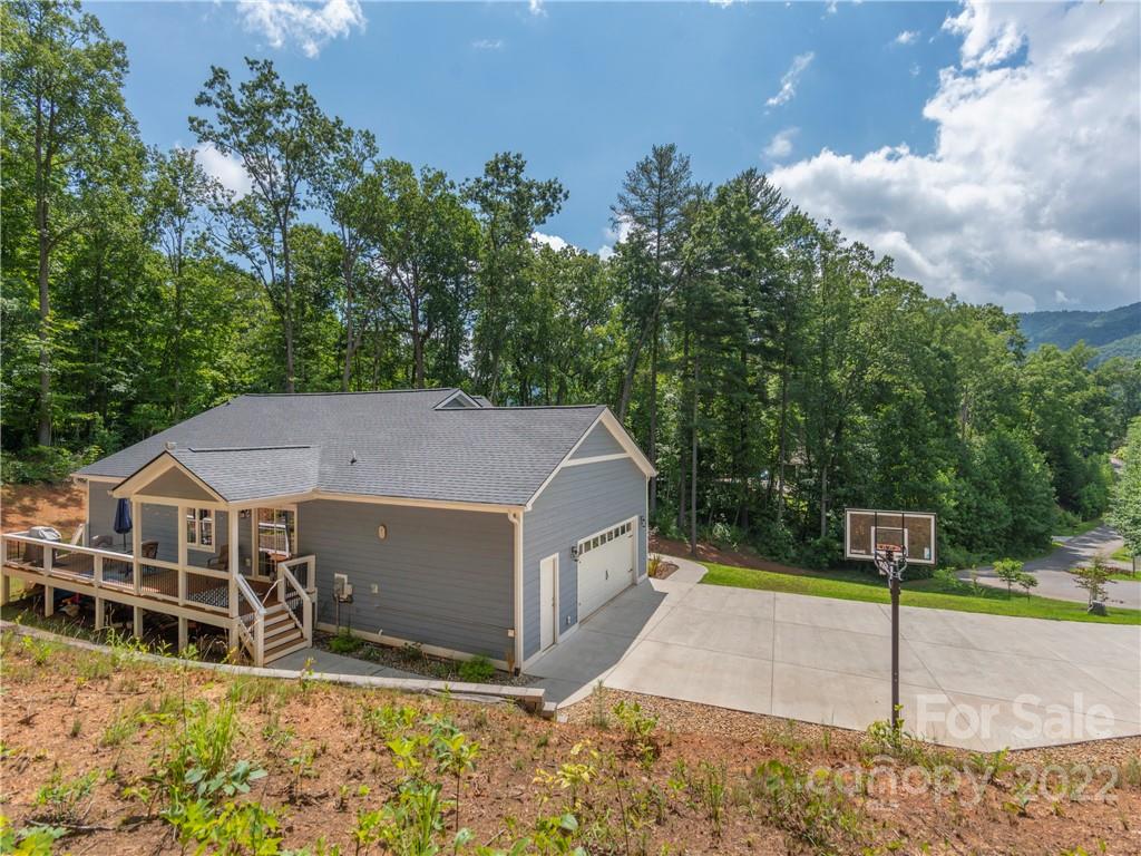 31 Oak Mountain Drive Leicester NC 28748