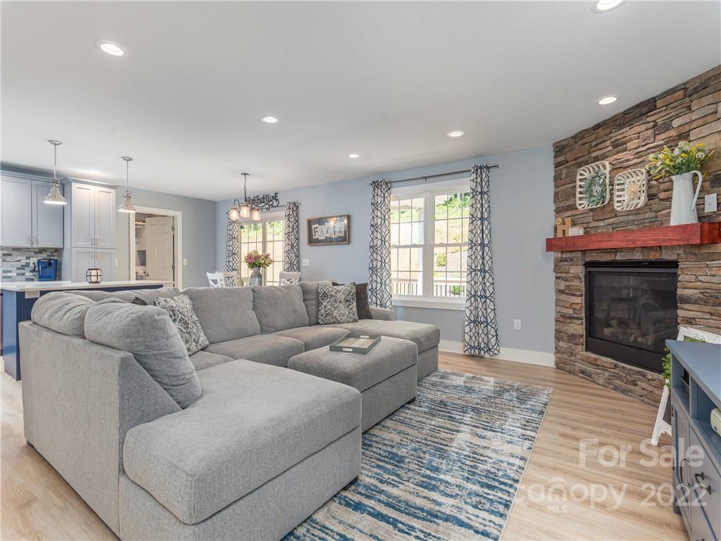 31 Oak Mountain Drive Leicester NC 28748