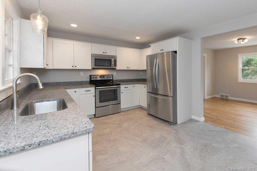 6 Pinecroft Place Asheville NC 28804