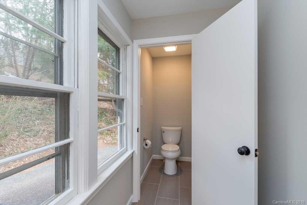 6 Pinecroft Place Asheville NC 28804