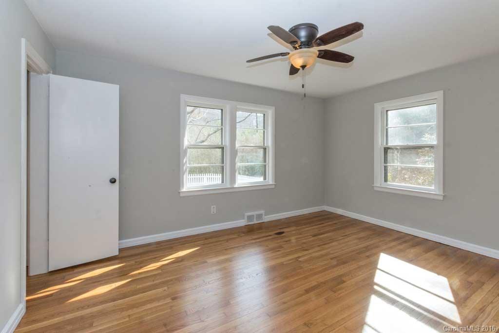 6 Pinecroft Place Asheville NC 28804