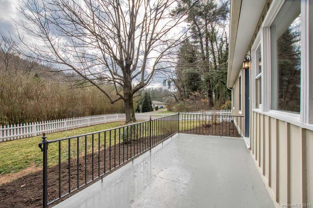 6 Pinecroft Place Asheville NC 28804