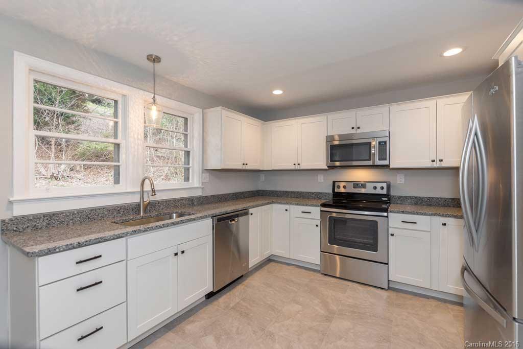 6 Pinecroft Place Asheville NC 28804