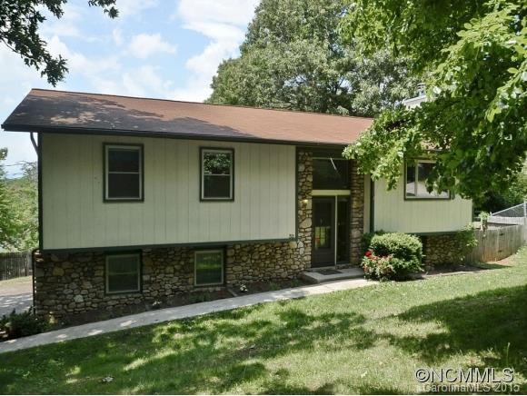 32 Chestnut Street Weaverville NC 28787