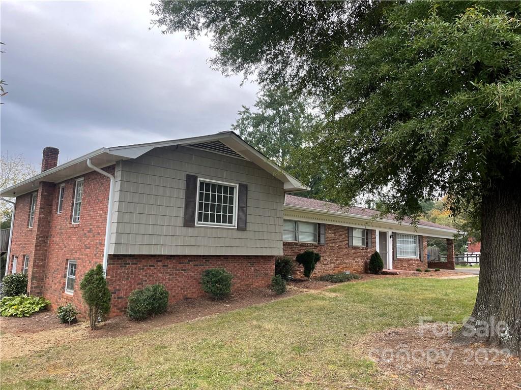 625 29th Avenue NE Hickory NC 28601