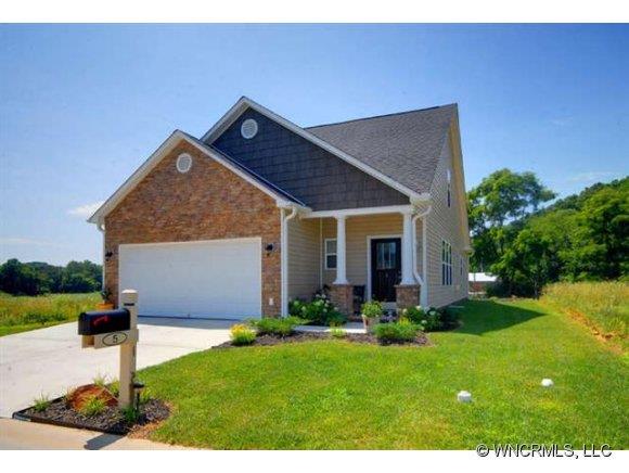 5 Maxim Court Arden NC 28704