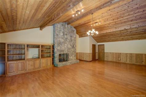 566 Hardscrabble Road Burnsville NC 28714